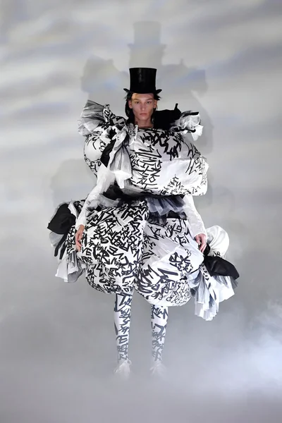 Look 8
